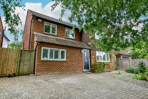 2 Archer Close, Kings Langley, WD4 9HF