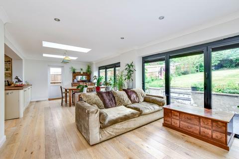 2 Archer Close, Kings Langley, WD4 9HF