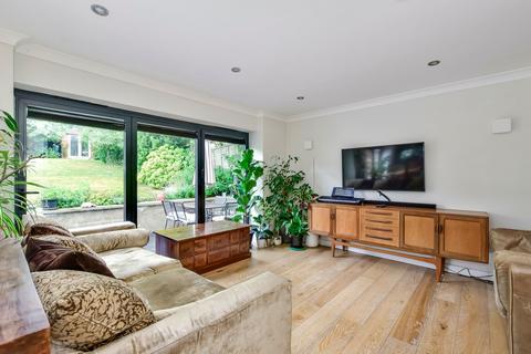 2 Archer Close, Kings Langley, WD4 9HF