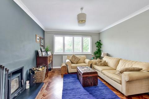 2 Archer Close, Kings Langley, WD4 9HF