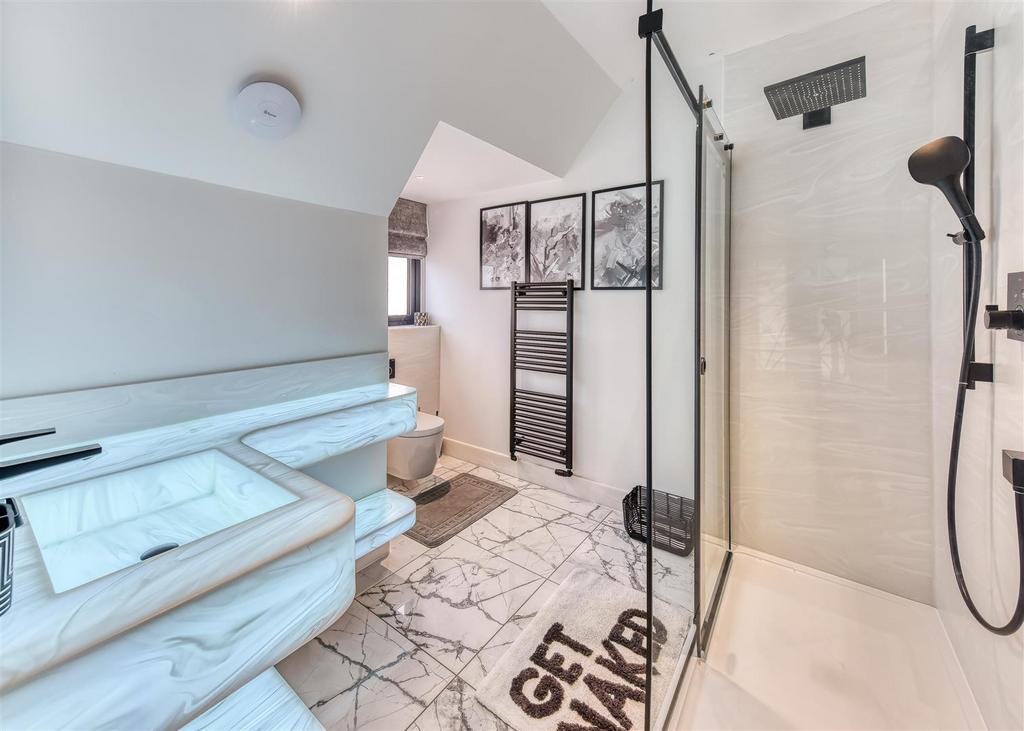 The Stables, Mile Flat-En Suite.jpg