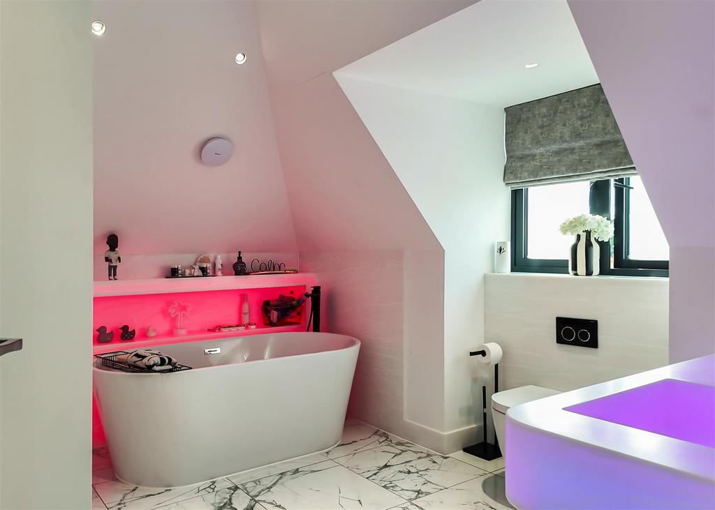 The Stables, Mile Flat-Bathroom.jpg