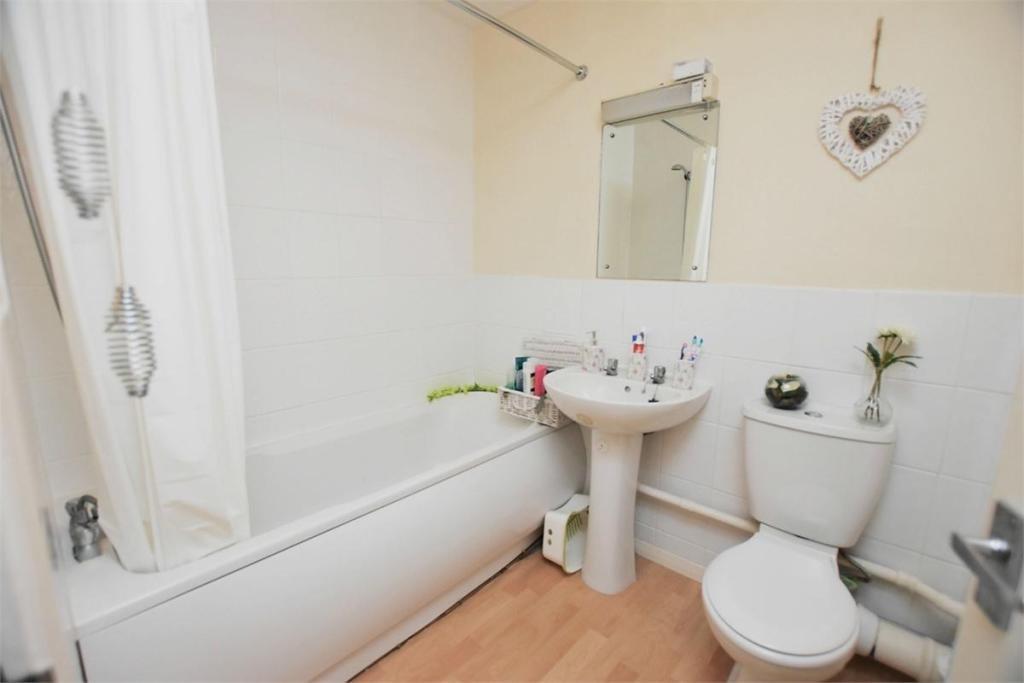 11 Priston Close - b