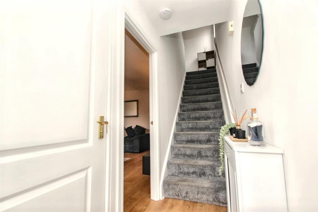 2- Hallway.jpg