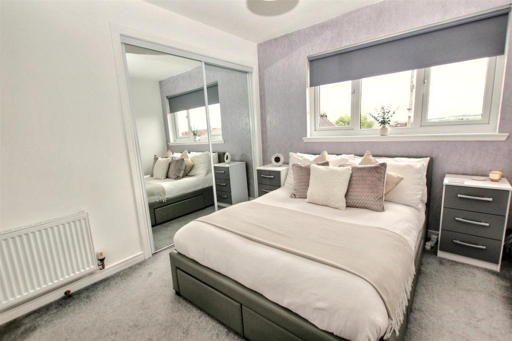 10- Bedroom One.jpg
