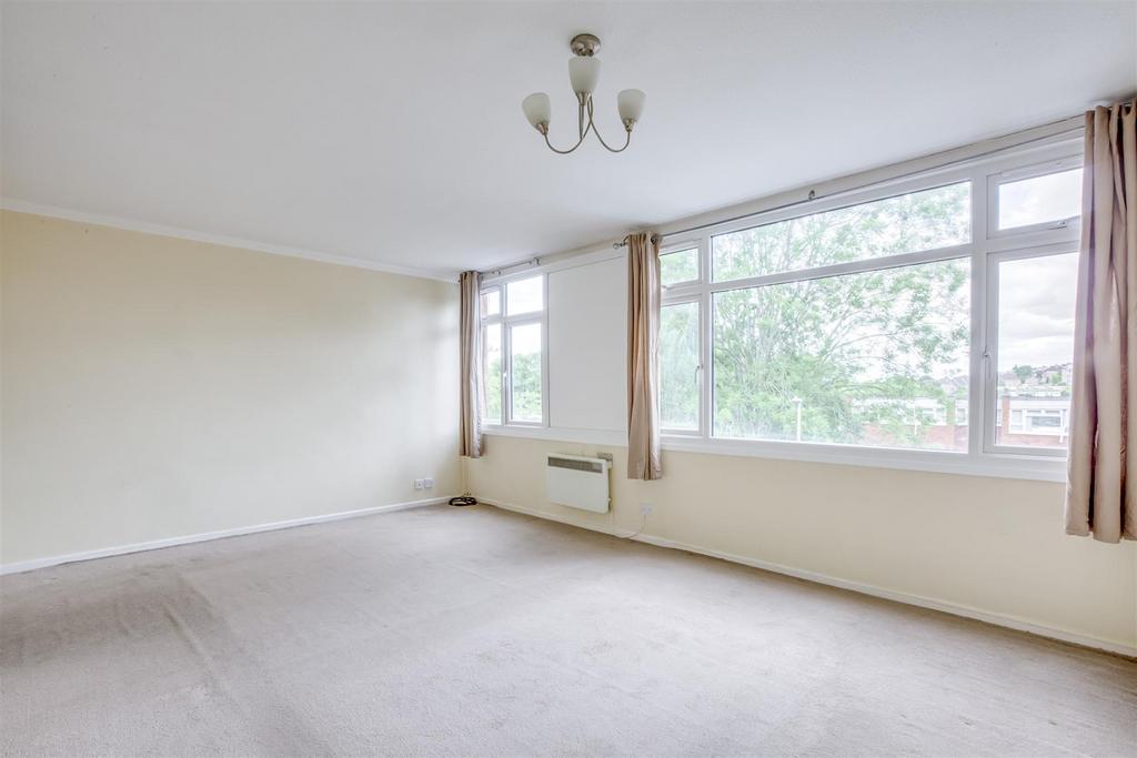 17 Hunters Hill, HP13 7 EW-9.jpg