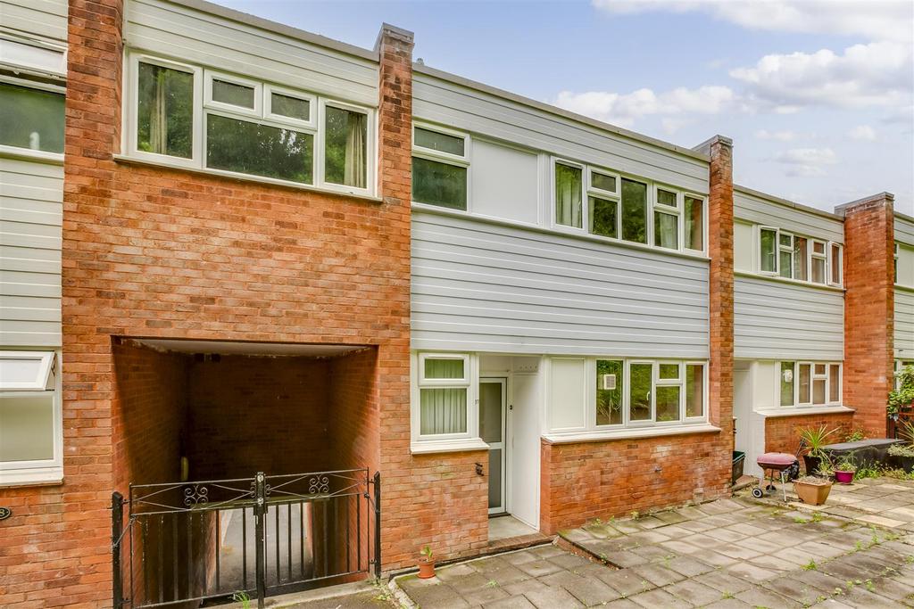 17 Hunters Hill, HP13 7 EW-14.jpg
