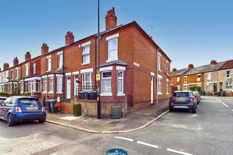 3 bedroom end of terrace house to rent, Latham Road, Coventry CV5