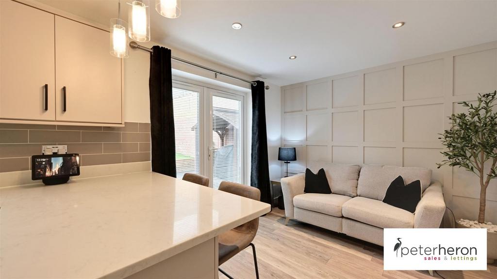 Breakfasting Kitchen & Family Area