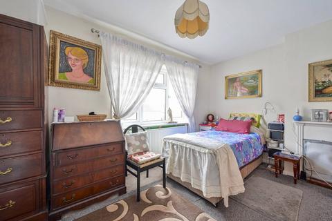 undefined, Central Road, Morden, SM4
