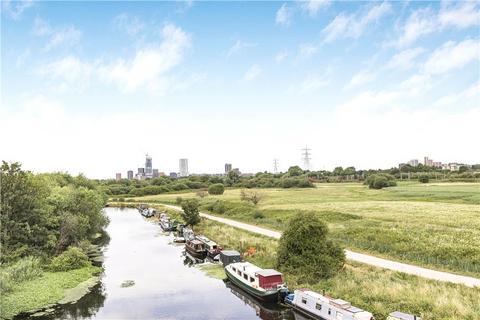 11c High Hill Ferry, London, E5 9HG