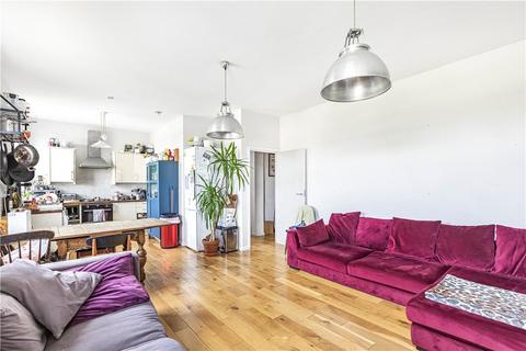 11c High Hill Ferry, London, E5 9HG