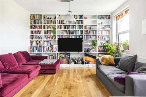 11c High Hill Ferry, London, E5 9HG