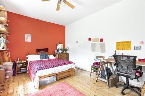 11c High Hill Ferry, London, E5 9HG