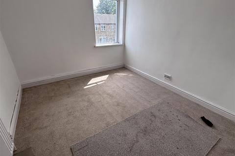 3 bedroom townhouse for sale, Fagley Road, Bradford