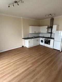 2 bedroom flat to rent, Overcliffe, Gravesend DA11