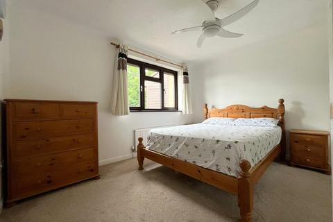 3 Bracken Hill, Chatham, ME5 9QQ