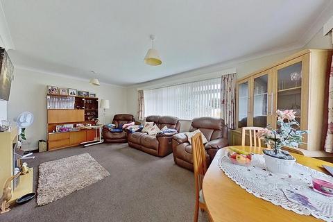 2 bedroom detached bungalow for sale, Rose Gardens, Herne Bay, CT6 6NJ