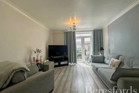 39 Ongar Way, Rainham, RM13 7YJ