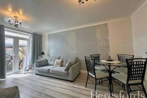 39 Ongar Way, Rainham, RM13 7YJ