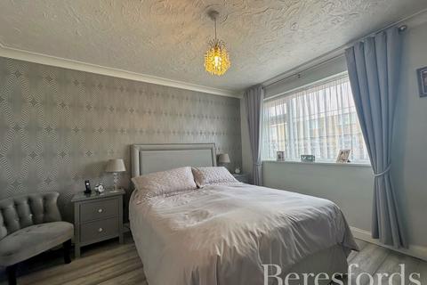 39 Ongar Way, Rainham, RM13 7YJ
