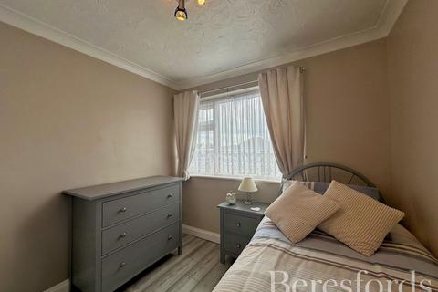 39 Ongar Way, Rainham, RM13 7YJ