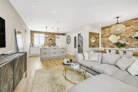 256 Wandsworth Bridge Road, London, SW6 2UD