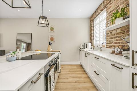 256 Wandsworth Bridge Road, London, SW6 2UD