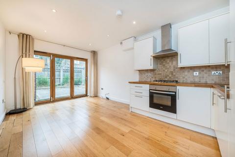 2 bedroom flat for sale, Clovelly Road, London W4