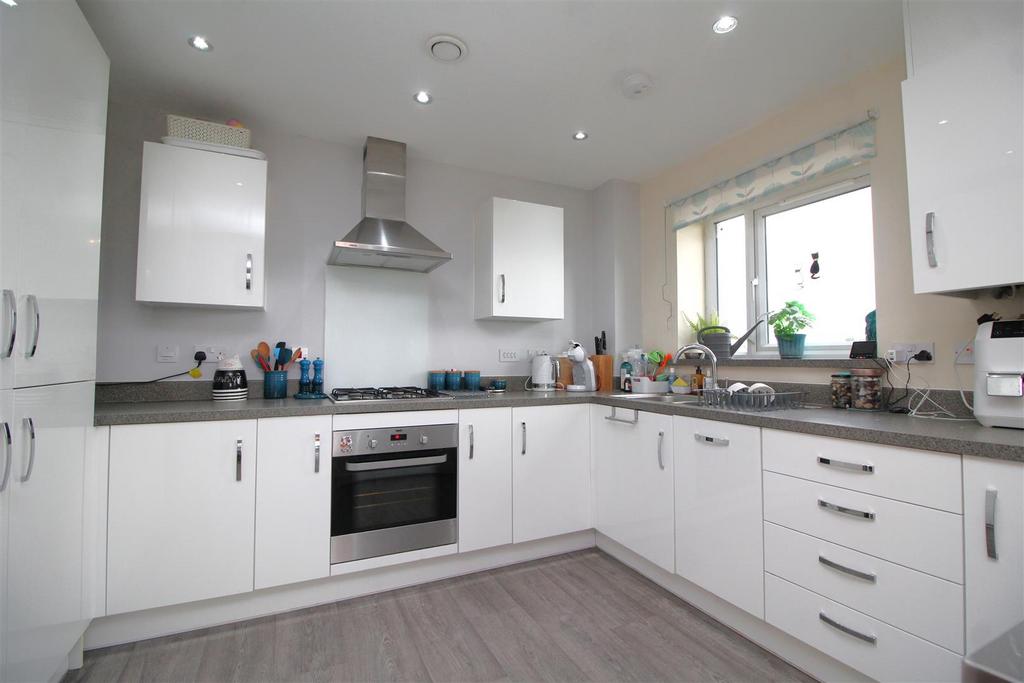 Kitchen 1 .JPG