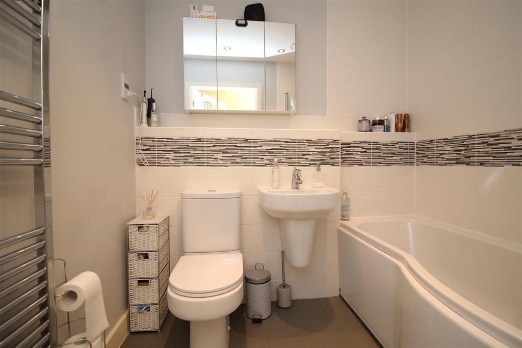 Bathroom .JPG
