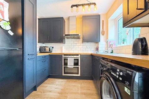 16 Axbridge, Bracknell, RG12 0XB