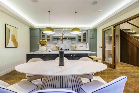 undefined, Walham Yard, London