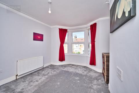 2 bedroom flat to rent, Grove Green Road, Leyton, Waltham Forest, London, E11