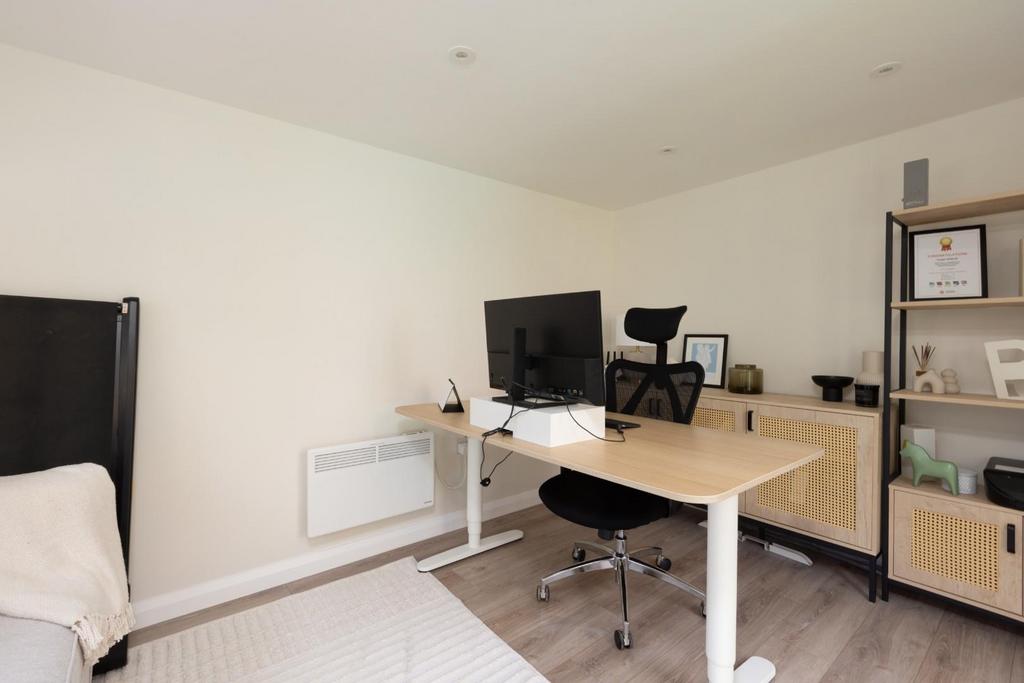 4 Maple Street, BS14-28.jpg