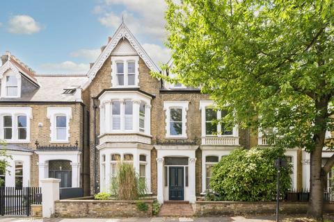 Walpole Gardens, London W4