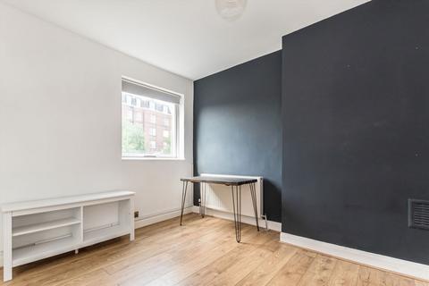 1 bedroom flat for sale, Walpole Gardens, London W4