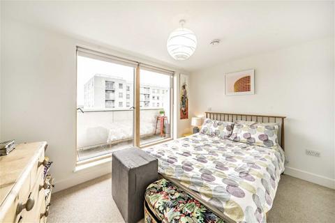 undefined, Streatham High Road, London SW16