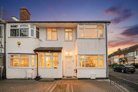 Leamington Crescent, Harrow HA2