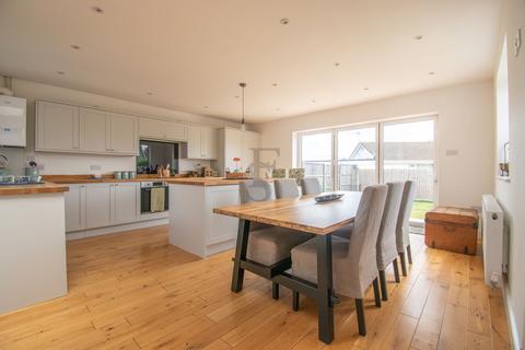 4 bedroom detached bungalow for sale, Overdale Avenue, The Brantings, Glenfield
