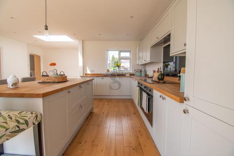 4 bedroom detached bungalow for sale, Overdale Avenue, The Brantings, Glenfield