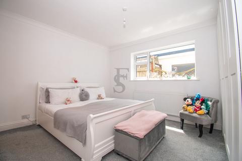 4 bedroom detached bungalow for sale, Overdale Avenue, The Brantings, Glenfield