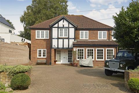 5 bedroom detached house to rent, The Fairway, New Malden