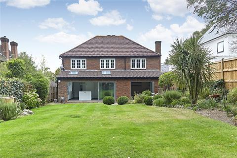 5 bedroom detached house to rent, The Fairway, New Malden
