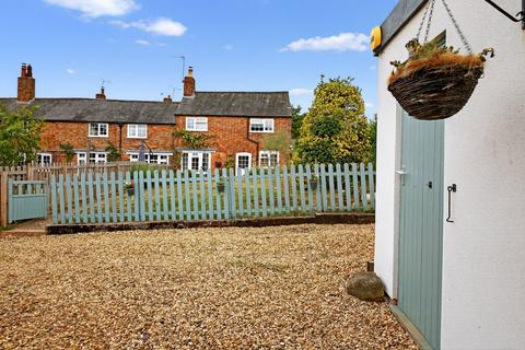 3 bedroom cottage for sale, Town Street, Leicester LE8