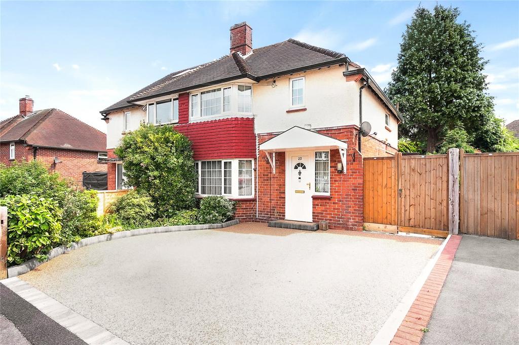 Manor Way, Bagshot, Surrey, GU19 2 bed semi-detached house for sale - £ ...