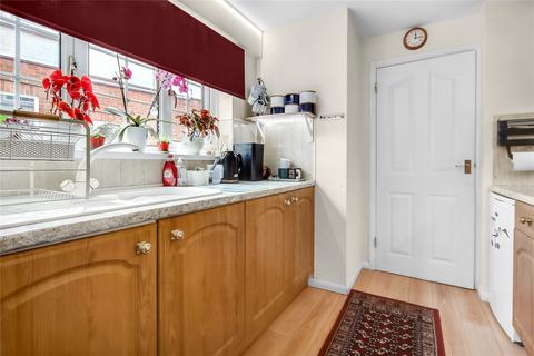 23 Manor Way, Bagshot, GU19 5JZ