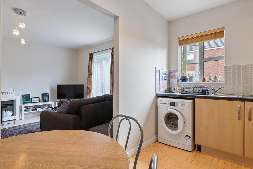 39 st Francis Close, Sheffield 04 297.png