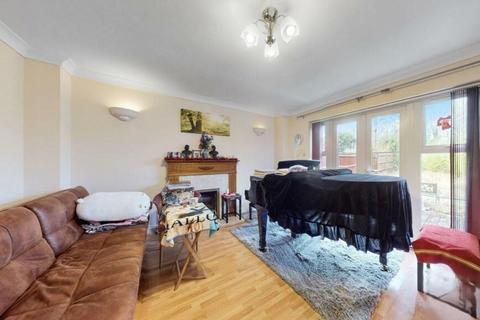 13 Chilcott Close, Wembley, HA0 3FF