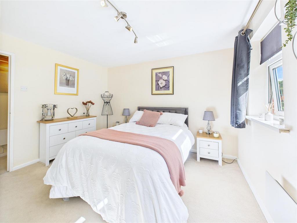 CAM04366 G0-PR0100-STILL003.jpg